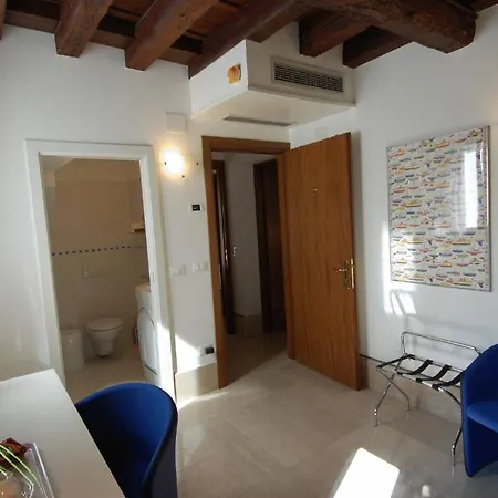 Santa Margherita Гостевой дом Венеция